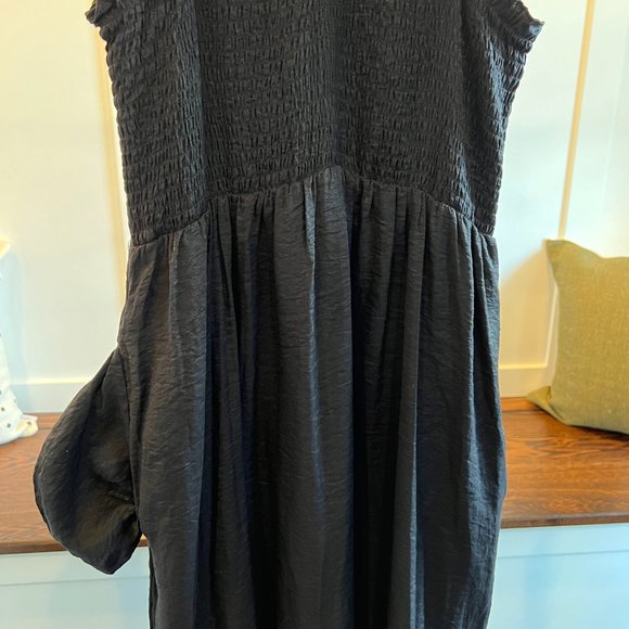 Line & Dot Blaque Ruched Maxi Dress in Black - Picture 7 of 9